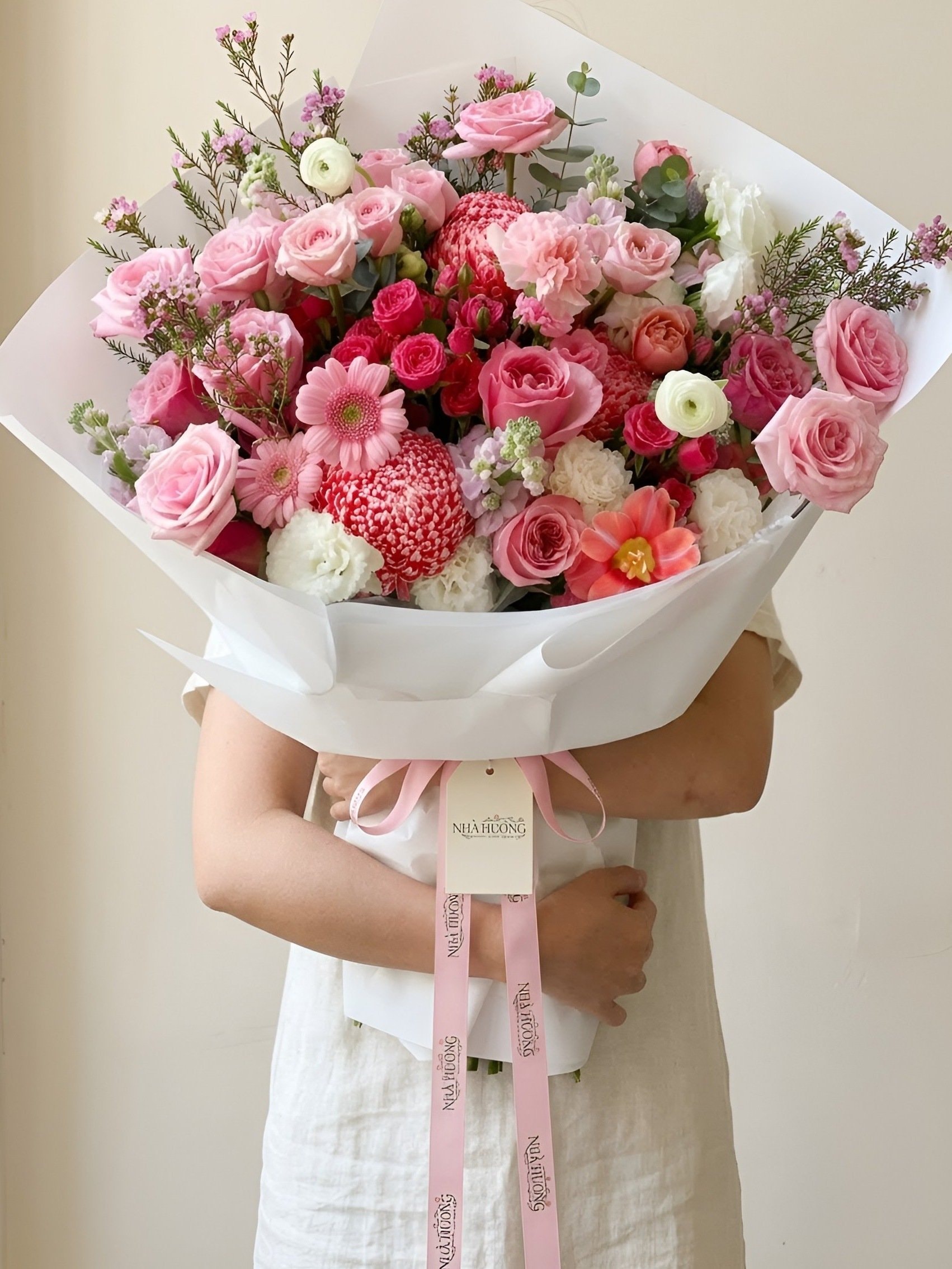 Hồng Xuyến Cẩm Tú
